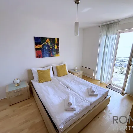 Rona Spacious With A Panoramic View Apartment *