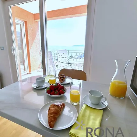 Rona Spacious With A Panoramic View Apartment *